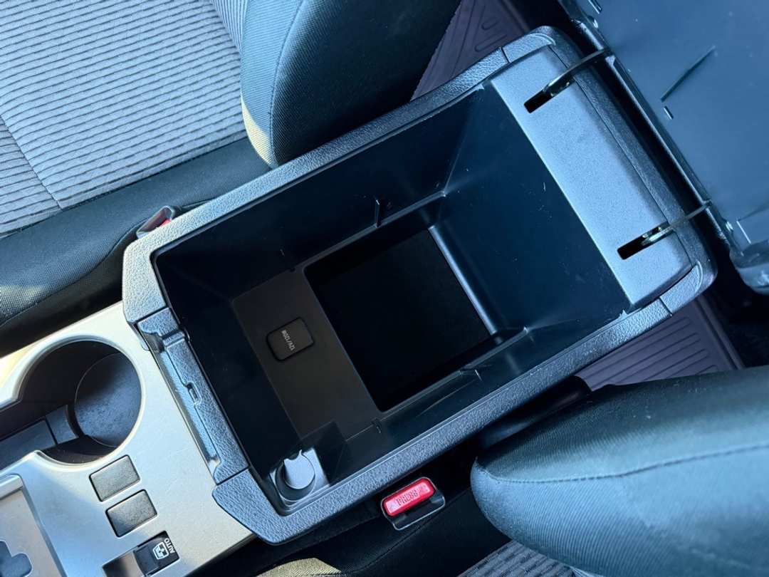 2017 Toyota 4Runner SR5 - Image 27