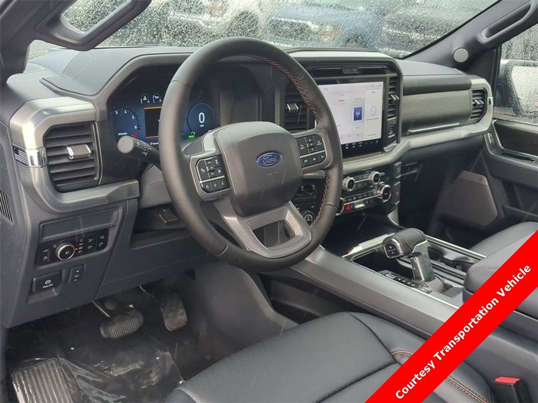 2025 Ford F-150 Lariat - Image 12