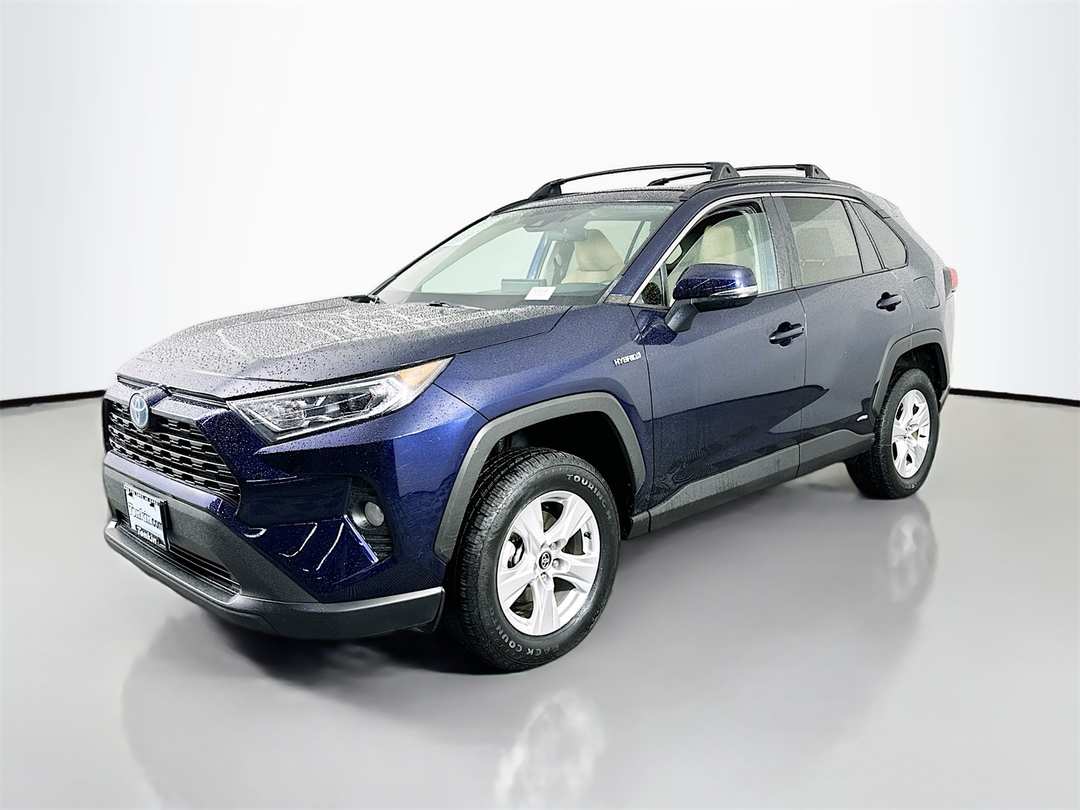 2020 Toyota Rav4 XLE - Image 3
