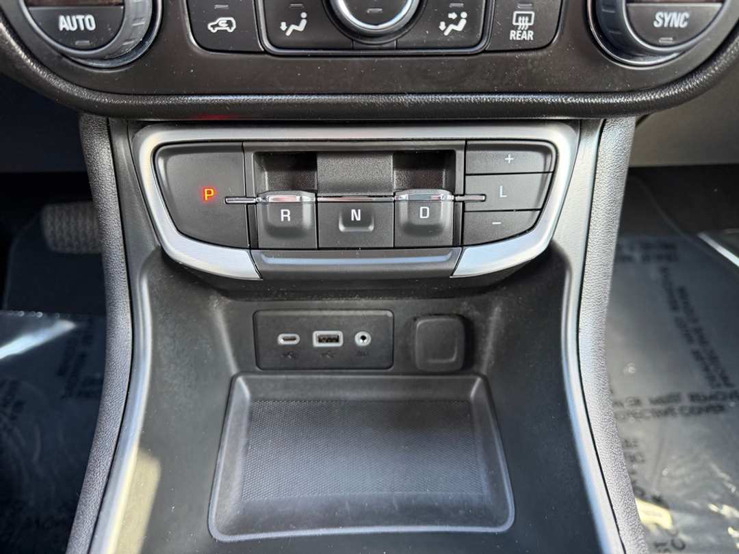 2022 GMC Terrain SLE - Image 25