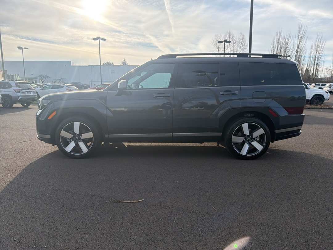 2025 Hyundai Santa Fe Limited - Image 4