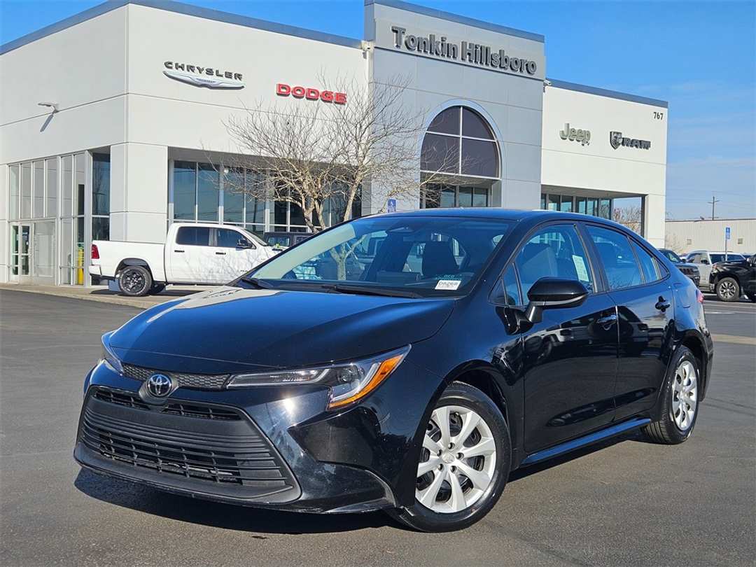 2024 Toyota Corolla LE - Image 2