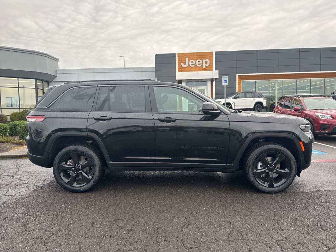 2026 Jeep Grand Cherokee Limited - Image 8