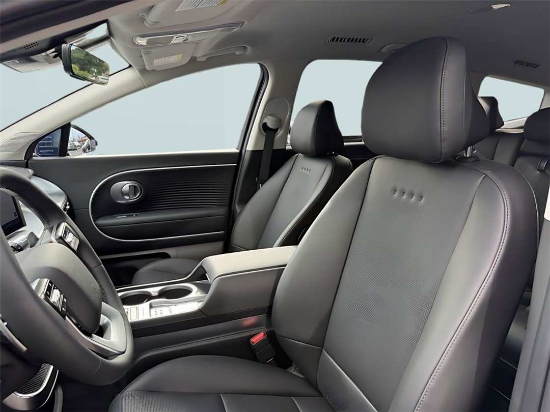 2026 Hyundai Ioniq 9 SEL - Image 14
