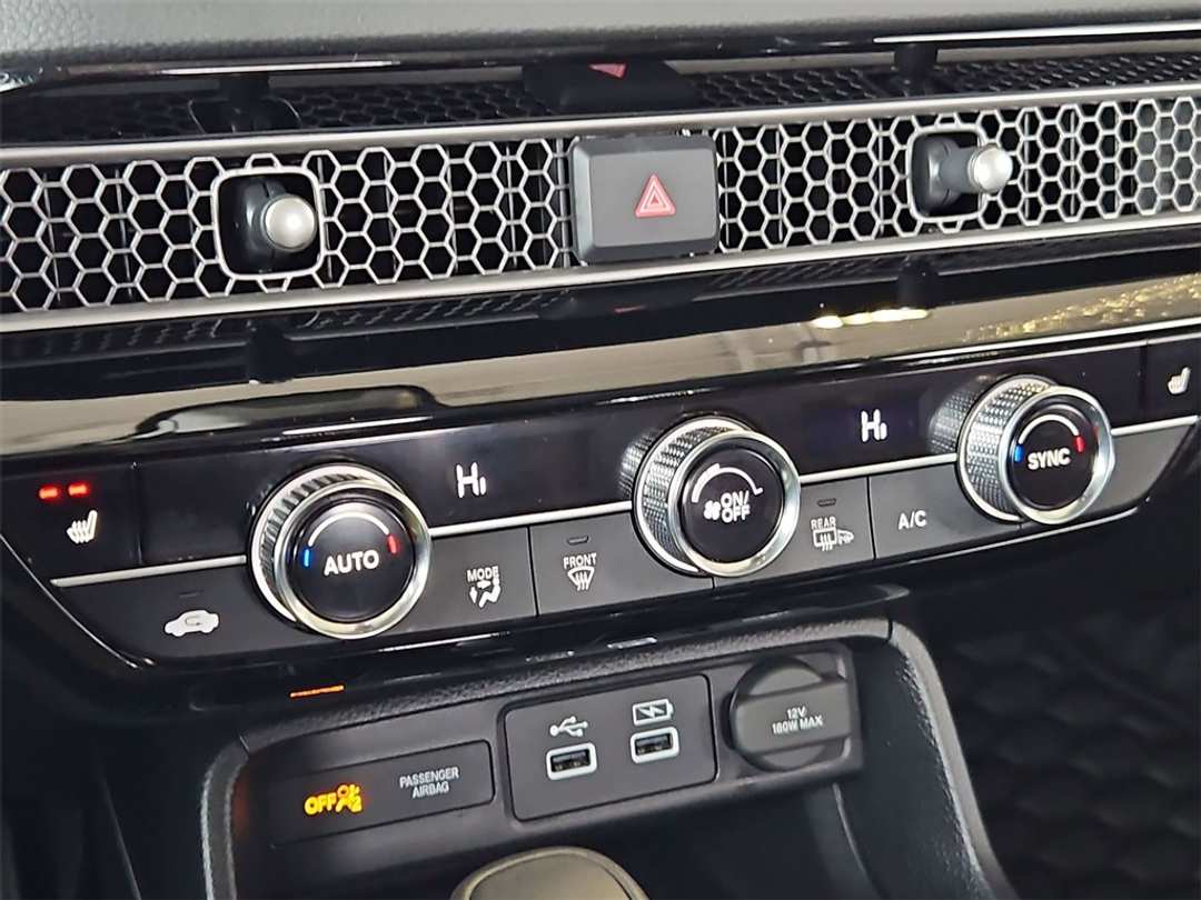 2024 Honda Civic Touring - Image 33