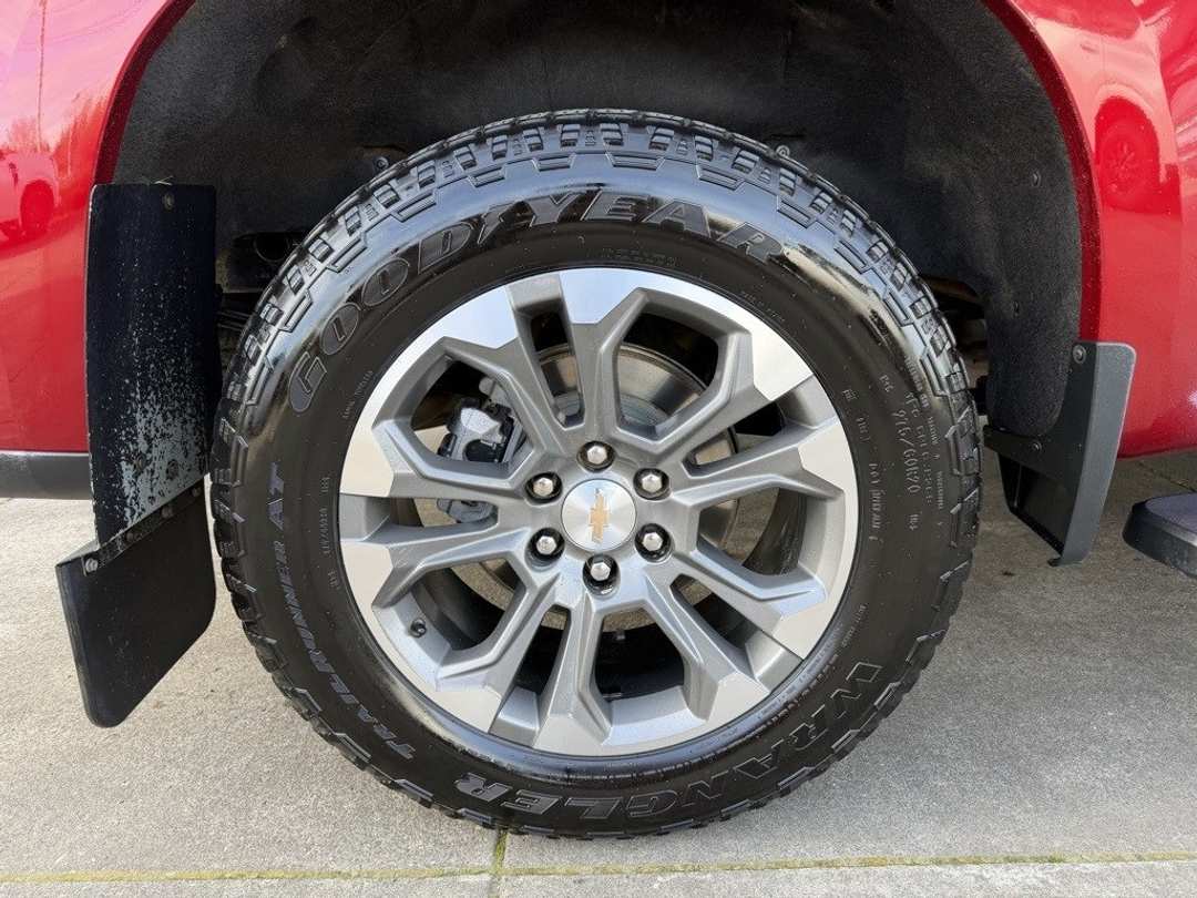 2025 Chevrolet Silverado 1500 High Country - Image 9