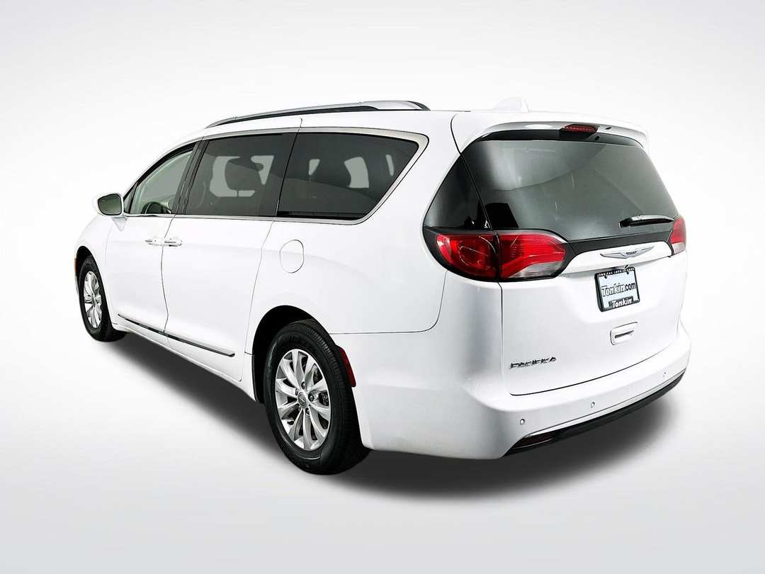 2019 Chrysler Pacifica Touring L - Image 6