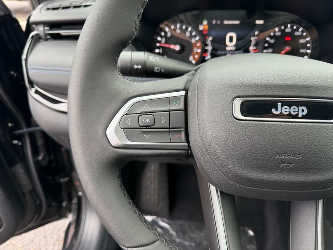 2026 Jeep Compass Latitude - Image 20