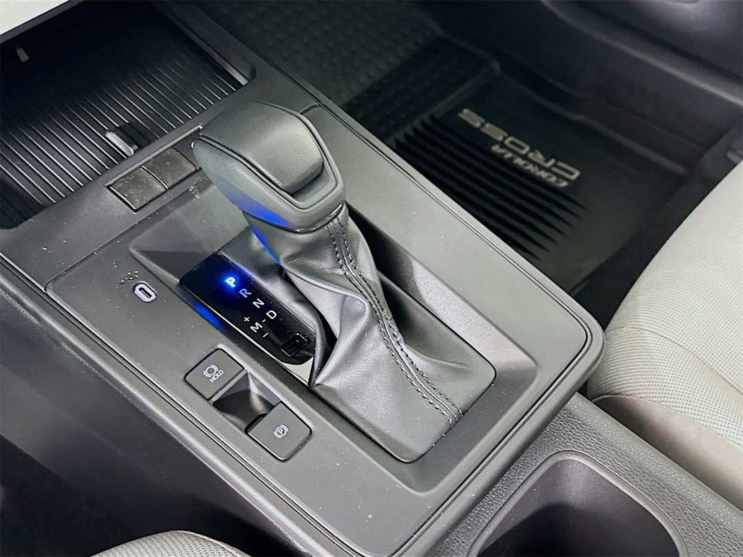 2026 Toyota Corolla Cross L - Image 17