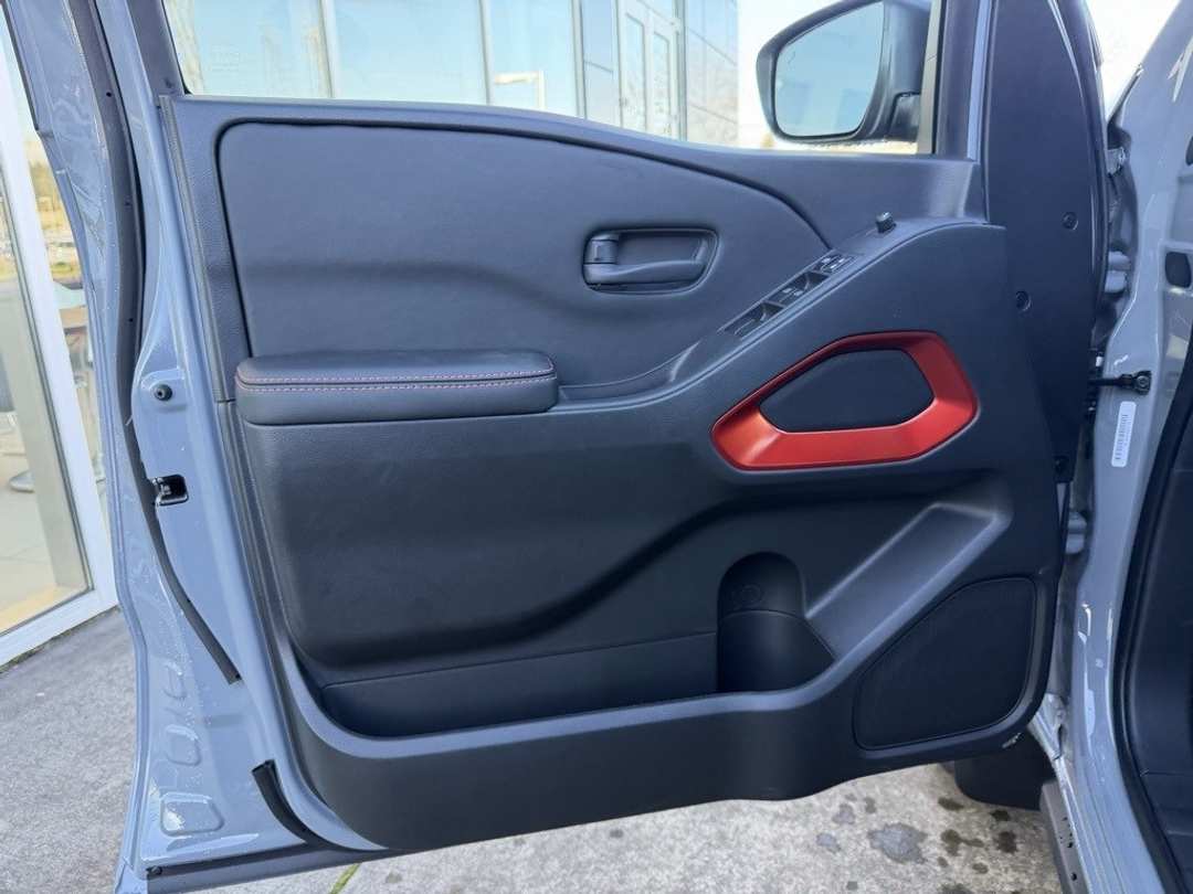 2026 Nissan Frontier PRO4X - Image 11