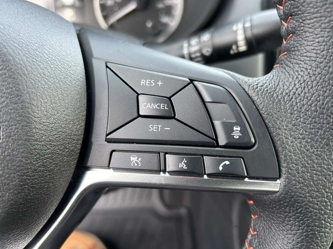 2025 Nissan Versa 1.6 SR - Image 14