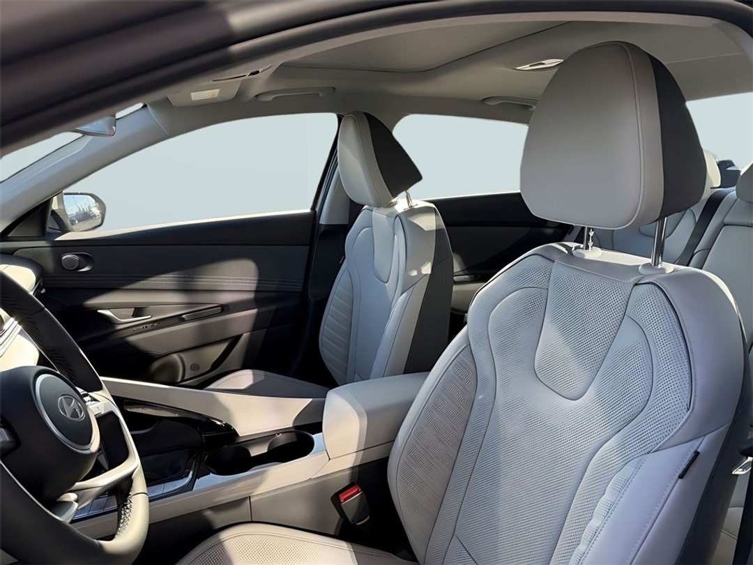 2026 Hyundai Elantra Limited - Image 14