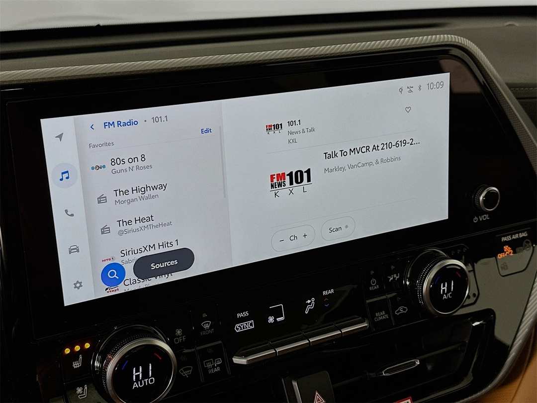 2026 Toyota Highlander Platinum - Image 15