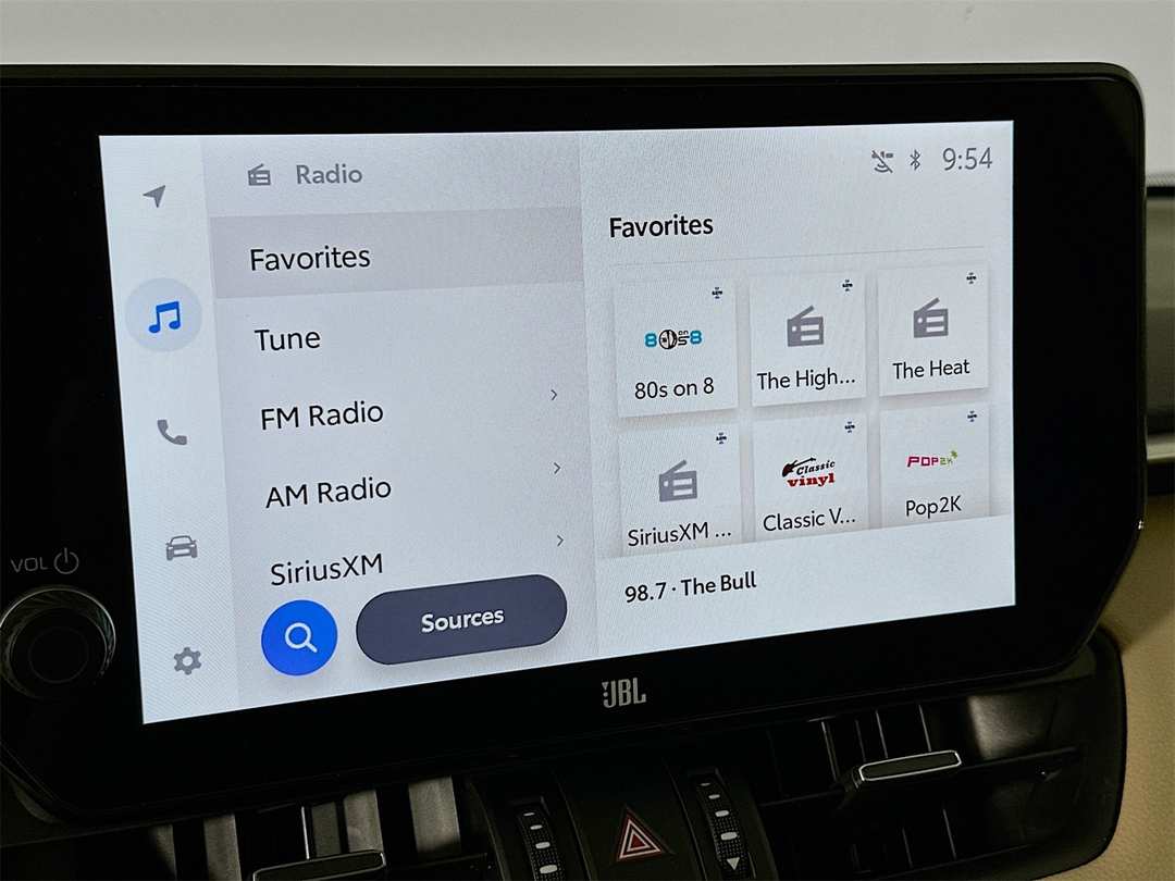 2025 Toyota Rav4 XLE Premium - Image 15