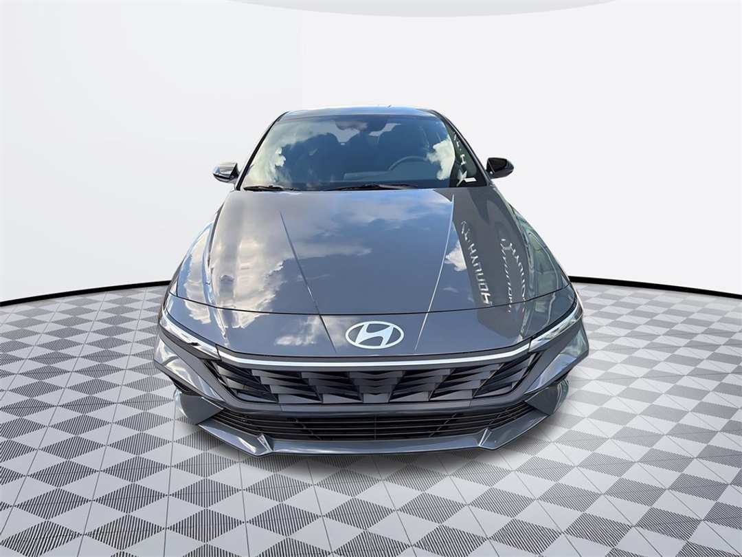 2026 Hyundai Elantra SEL Sport - Image 3