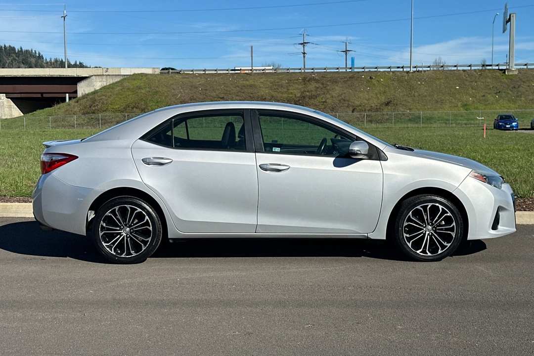 2014 Toyota Corolla L - Image 2