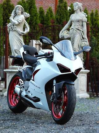 2023 Ducati Panigale V2