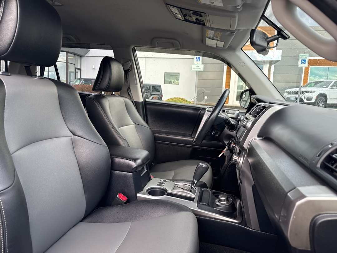 2019 Toyota 4Runner - Image 29