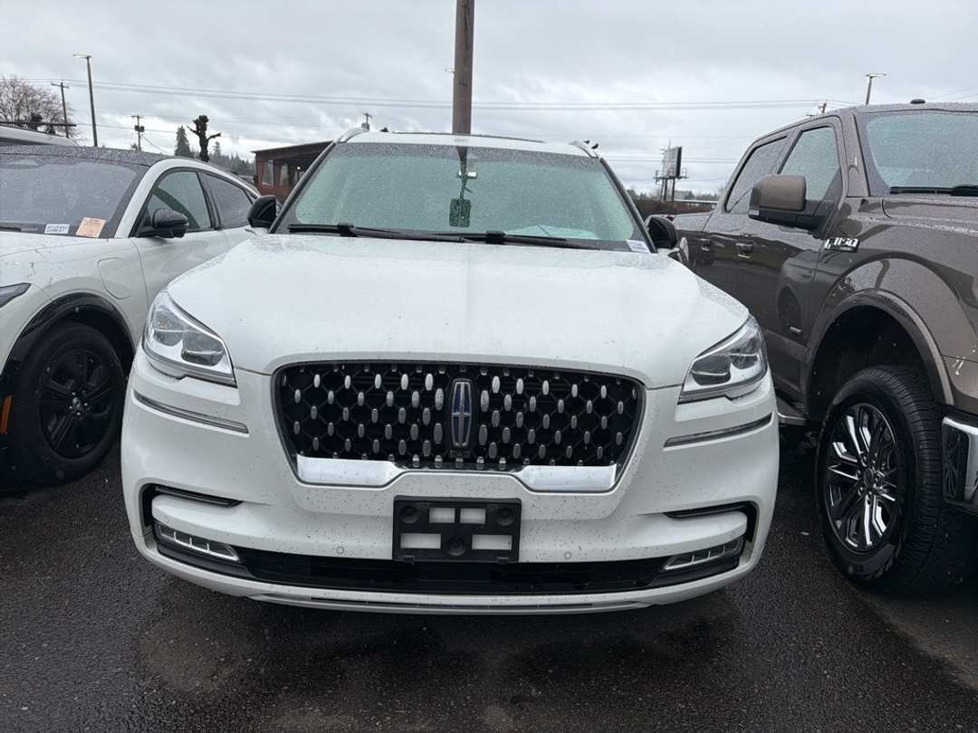 2023 Lincoln Aviator Grand Touring - Image 2