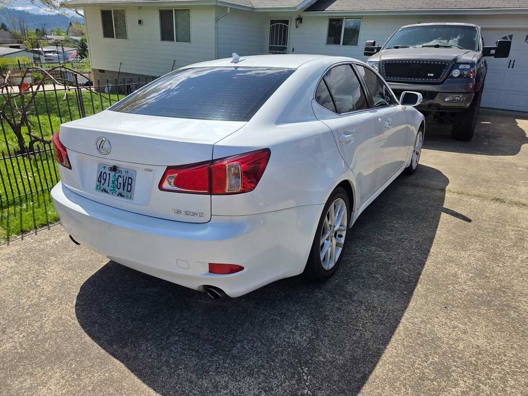 2011 Lexus Is 250 - Image 3