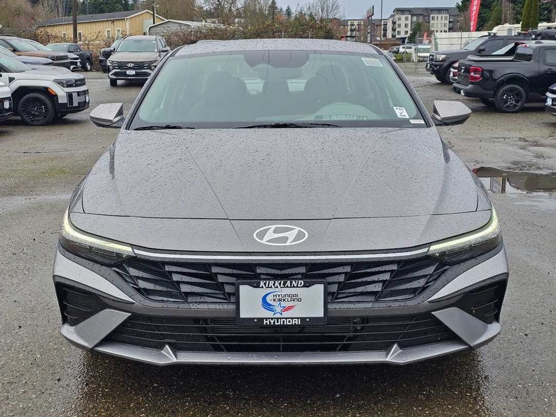 2026 Hyundai Elantra Blue - Image 2