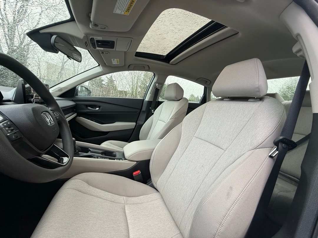 2025 Honda Accord SE - Image 30