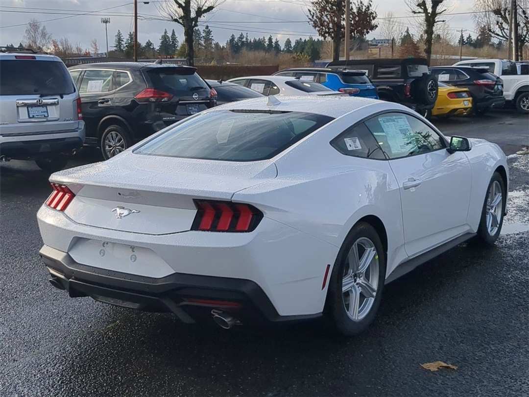 2026 Ford Mustang EcoBoost - Image 5