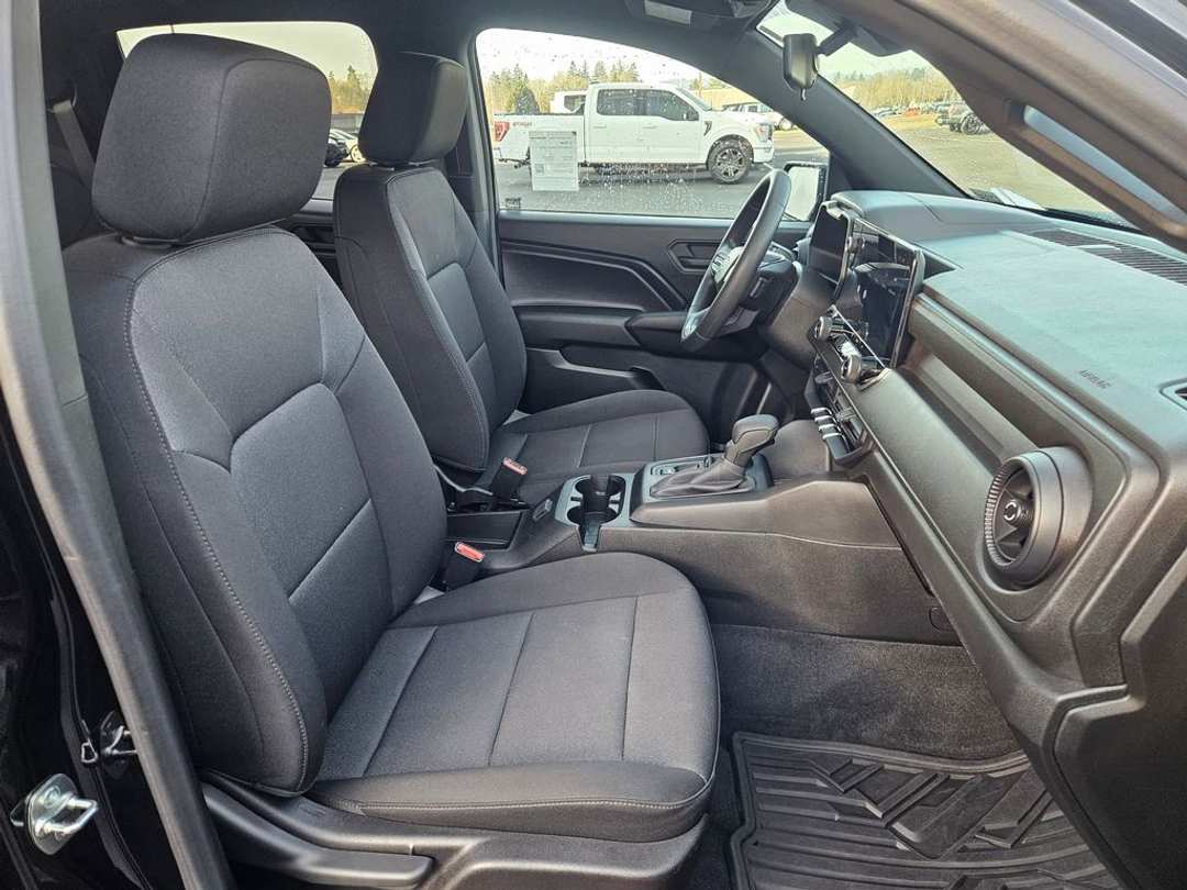 2024 Chevrolet Colorado Work - Image 32