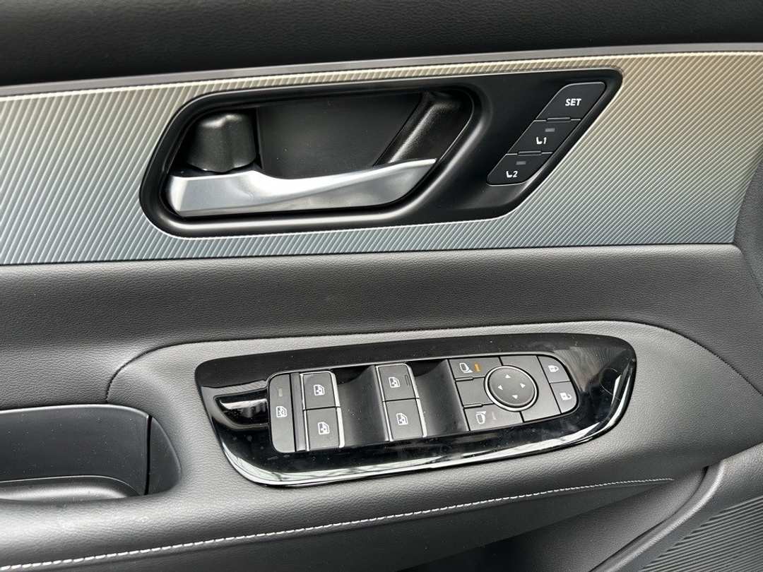 2025 Nissan Murano SL - Image 10