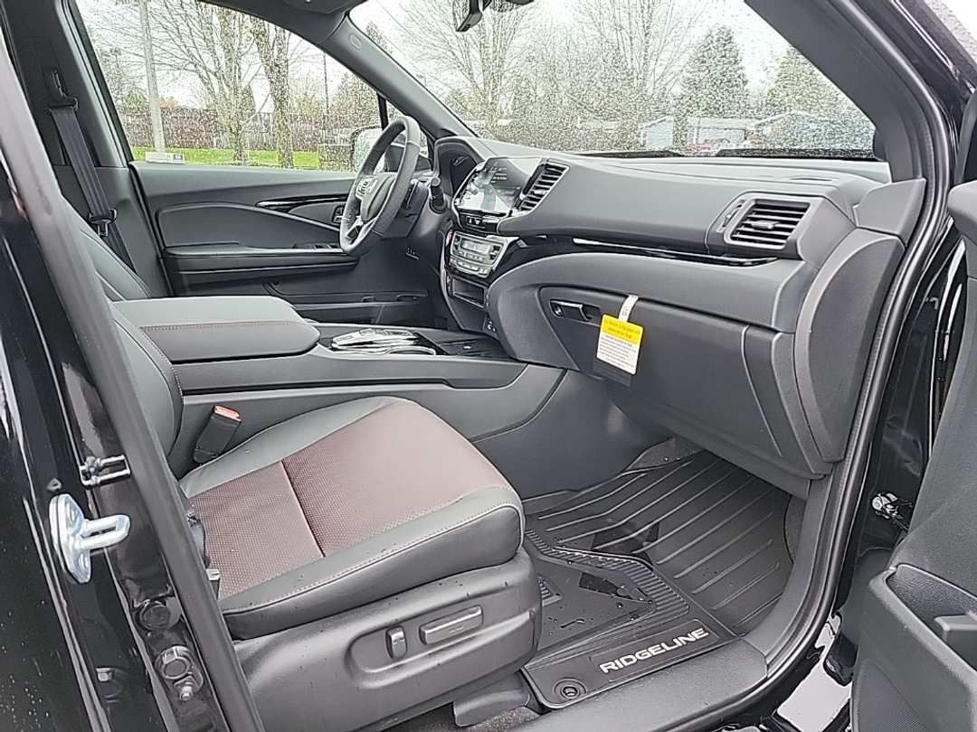 2026 Honda Ridgeline Black Edition - Image 30
