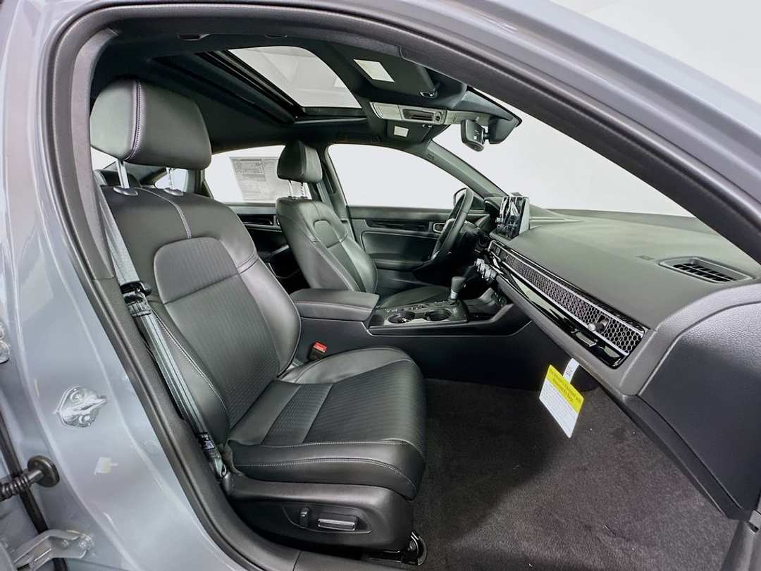 2026 Honda Civic Sport Touring - Image 27