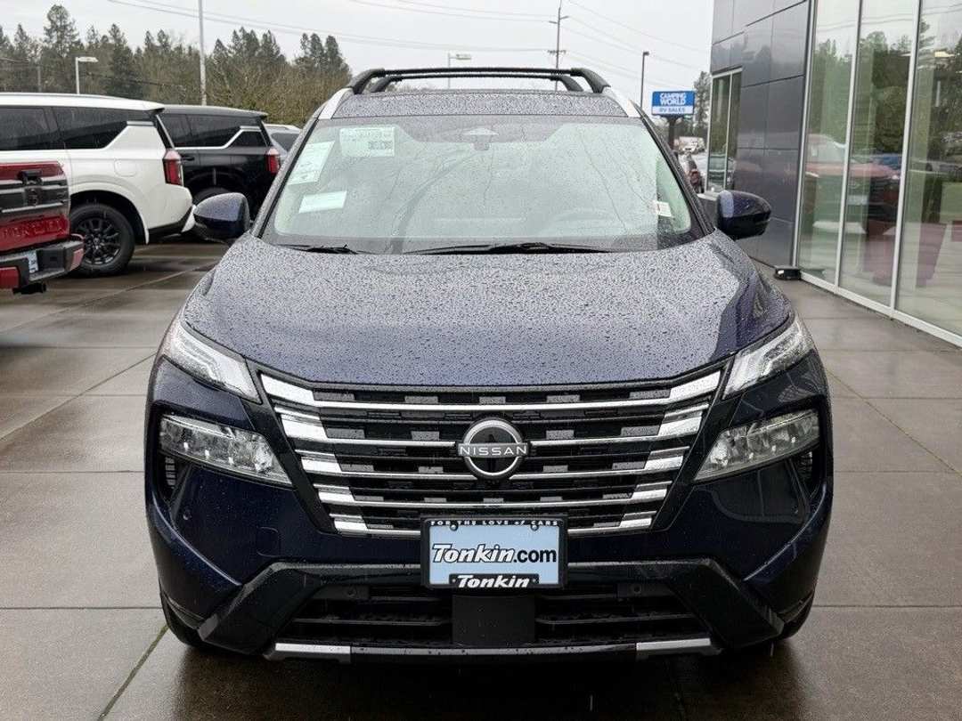 2026 Nissan Rogue Platinum - Image 3