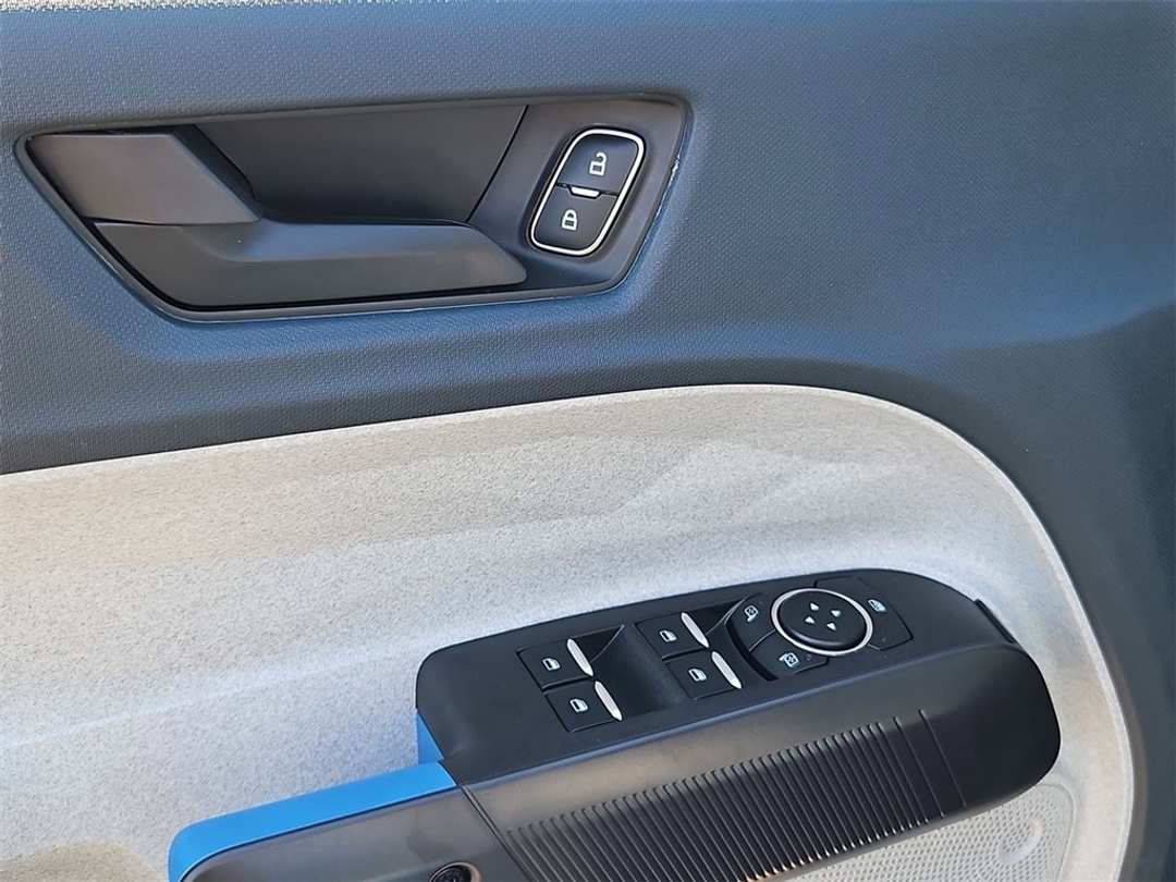 2025 Ford Maverick XLT - Image 10