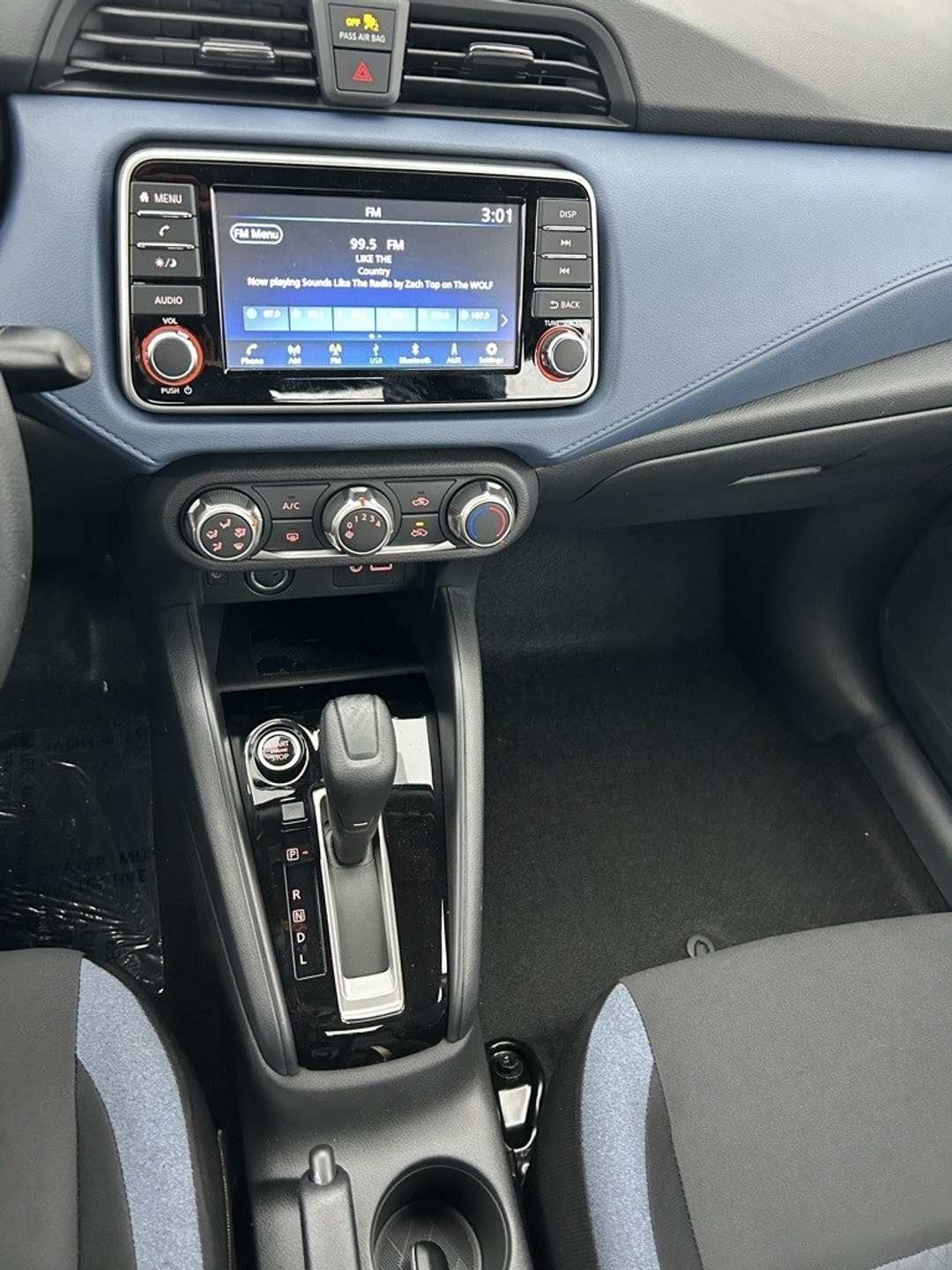 2025 Nissan Versa 1.6 SV - Image 18