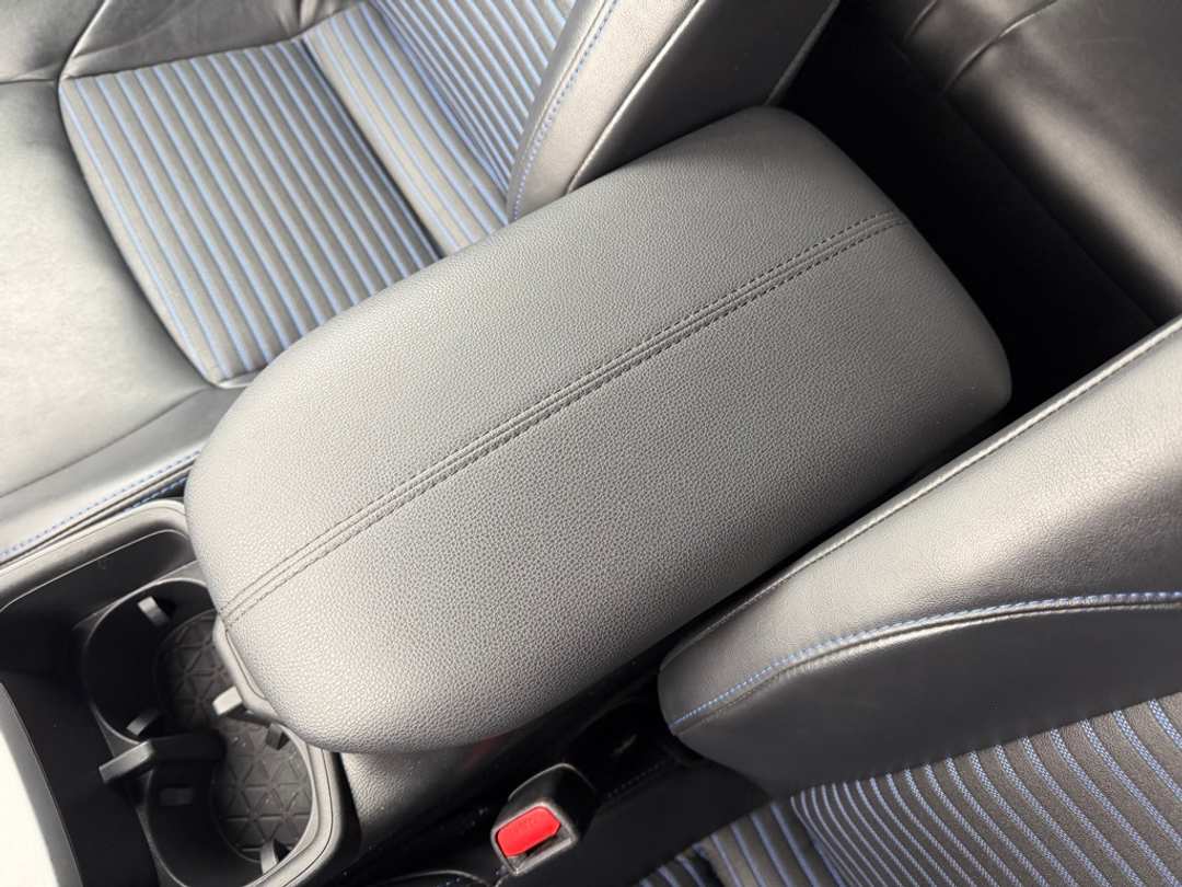 2023 Toyota Rav4 XSE - Image 26