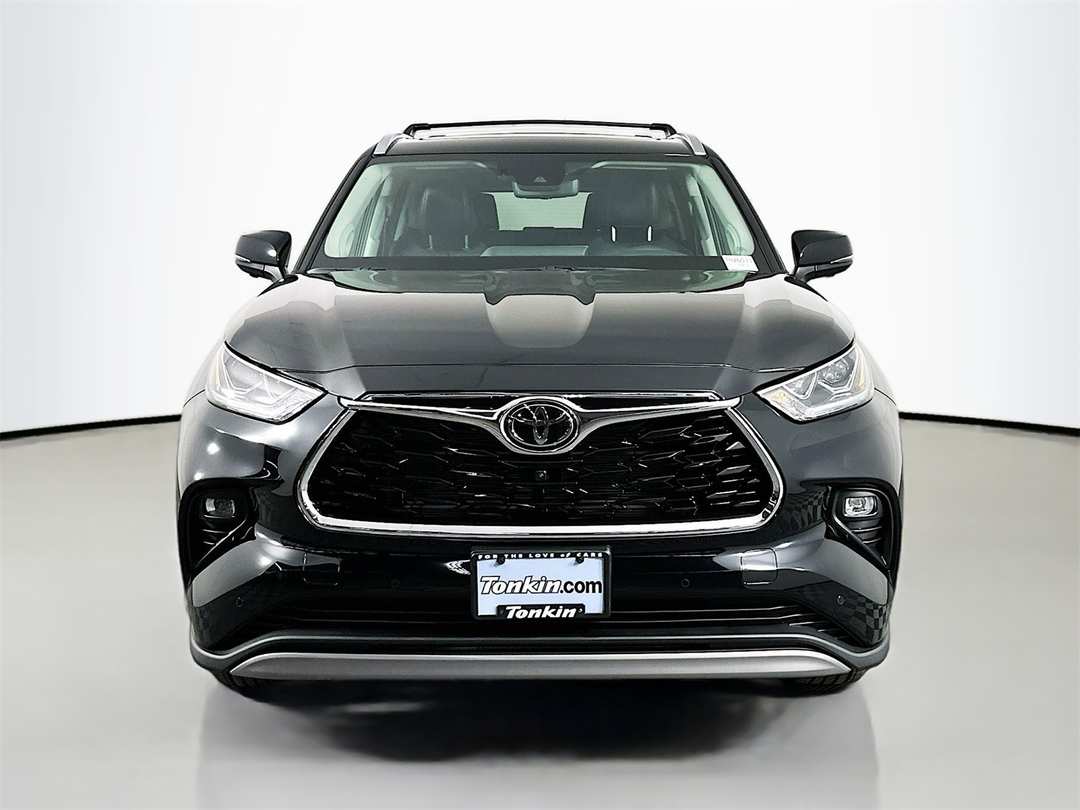 2026 Toyota Highlander Platinum - Image 2