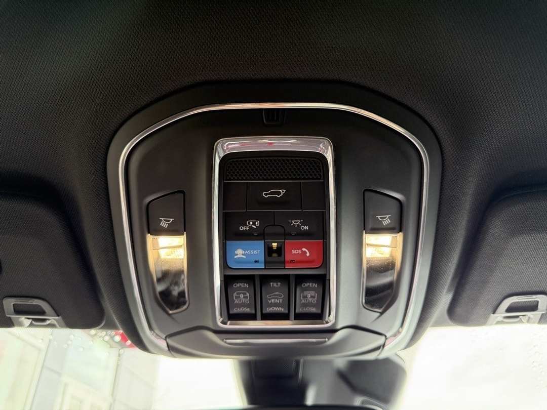 2025 Jeep Grand Cherokee 4xe - Image 28