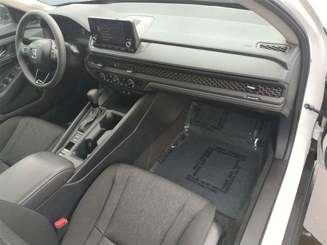 2025 Honda Accord SE - Image 28
