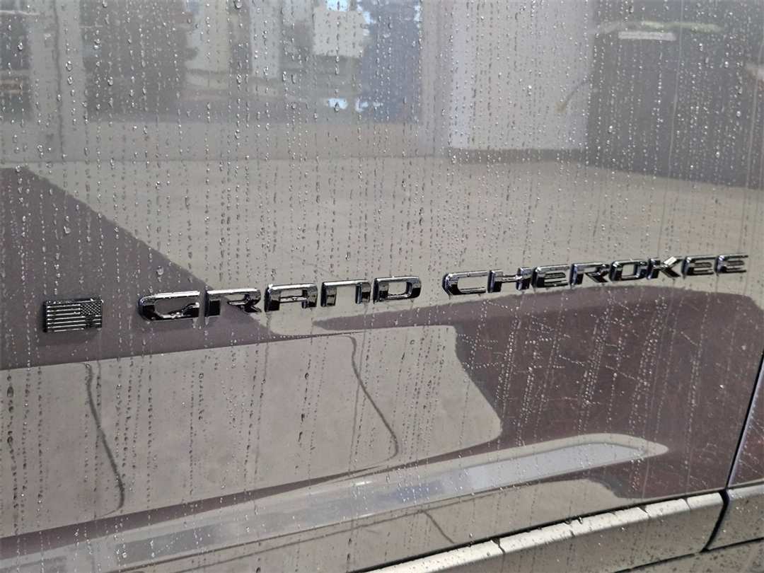 2025 Jeep Grand Cherokee Limited - Image 32