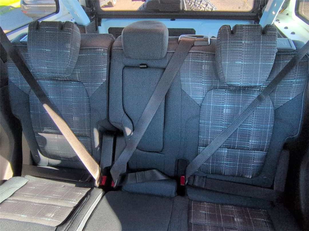 2025 Ford Bronco Heritage Edition - Image 23