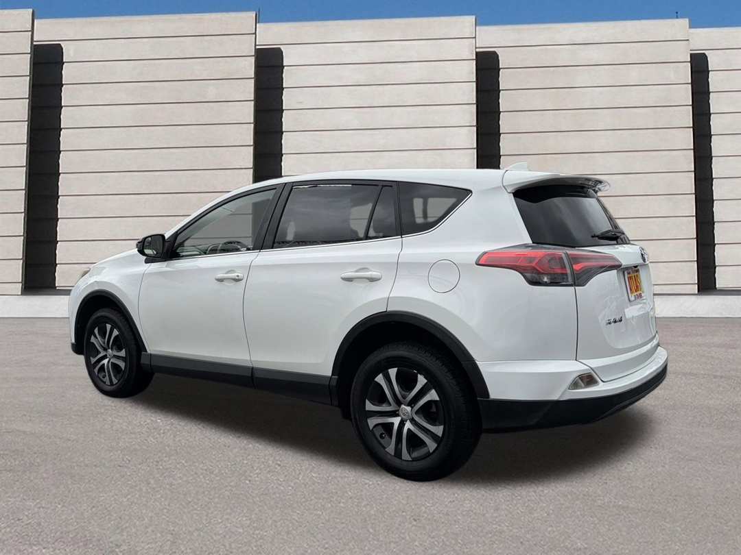 2017 Toyota Rav4 LE - Image 3