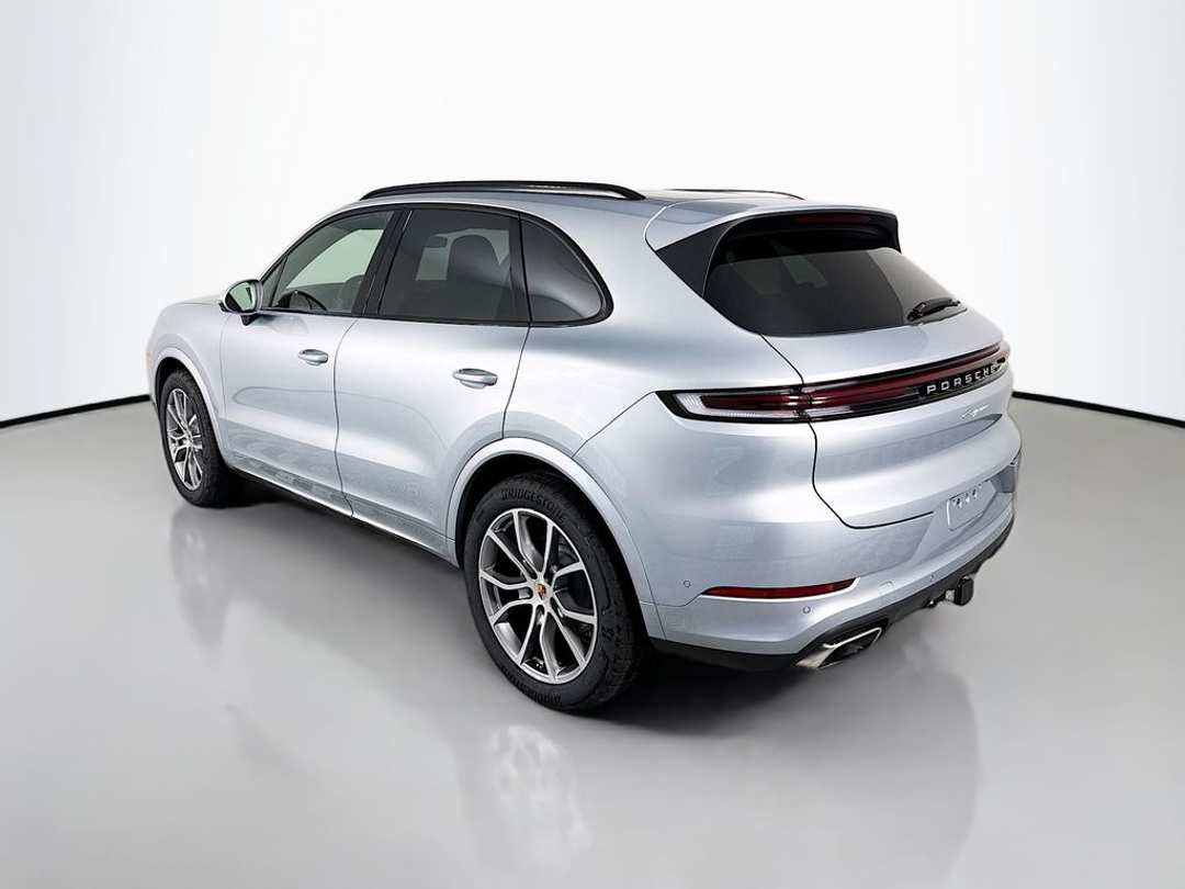 2026 Porsche Cayenne - Image 3