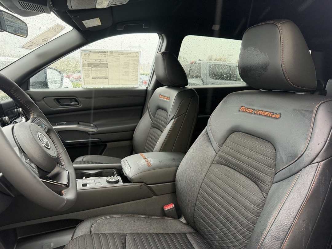2025 Nissan Pathfinder Rock Creek - Image 14