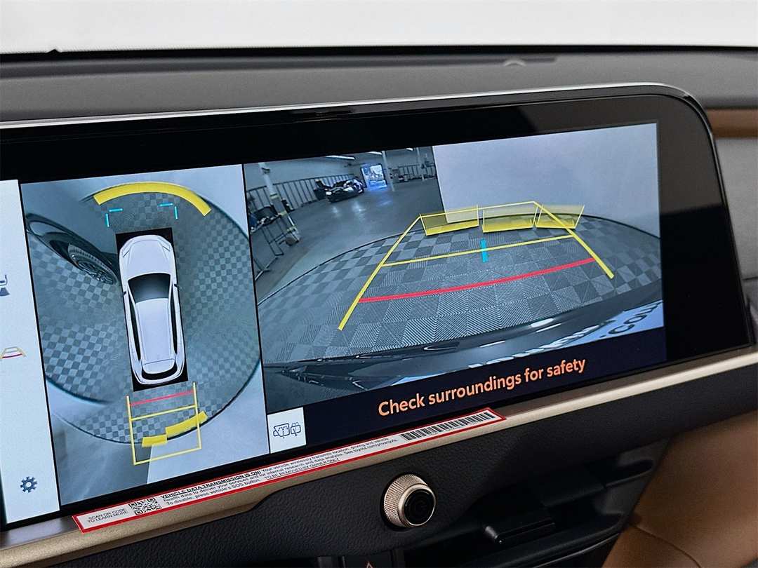 2025 Toyota Crown Signia Limited - Image 14