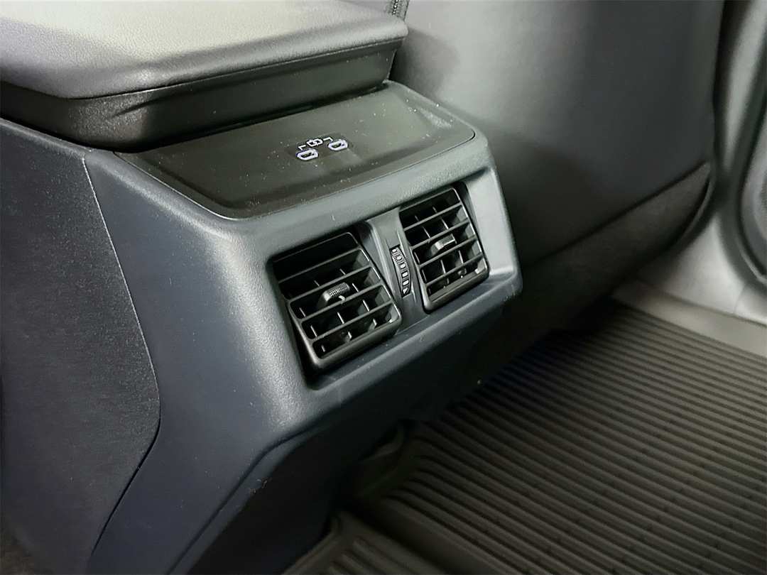 2026 Toyota Bz XLE Plus - Image 25