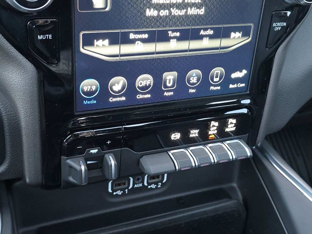 2020 Ram 3500 Laramie - Image 19