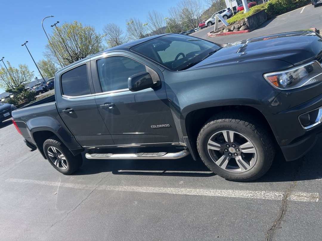 2017 Chevrolet Colorado LT - Image 3