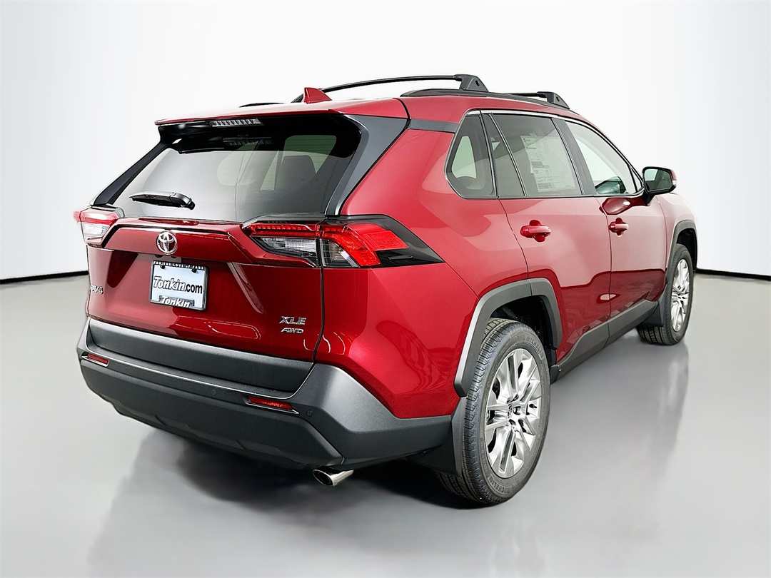 2025 Toyota Rav4 XLE Premium - Image 7