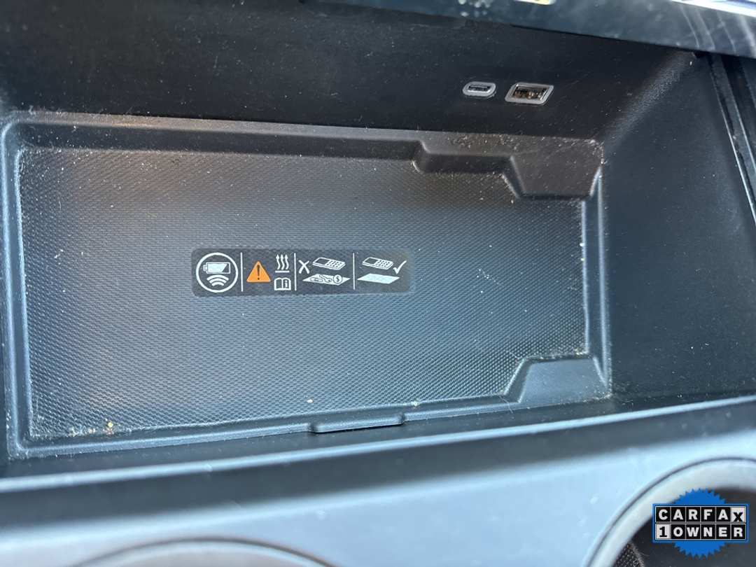 2025 GMC Yukon Denali - Image 27