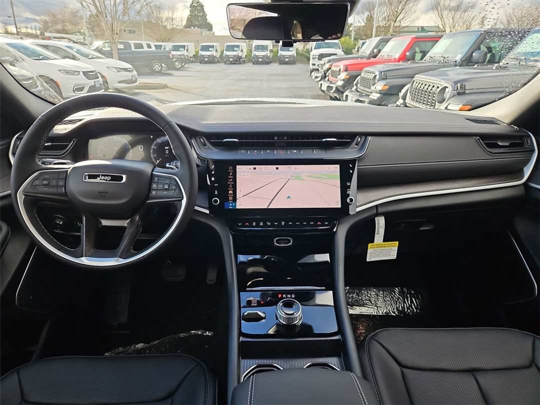 2026 Jeep Grand Cherokee Limited - Image 22